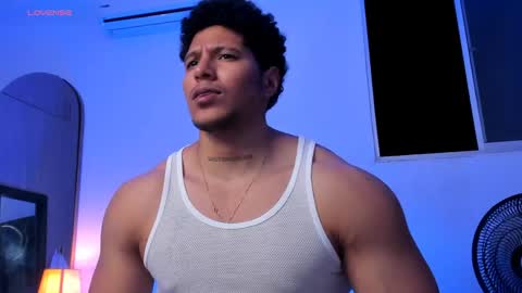 adambrocs1 online show from April 6, 4:46 am