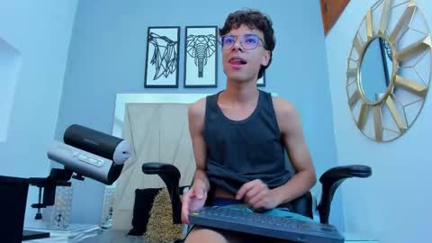 Adams Bobby online show from November 6, 1:03 pm