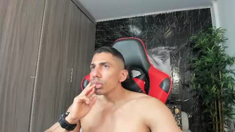 Adan Sin online show from June 30, 7:37 pm
