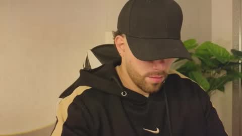 Ades online show from November 29, 11:34 am