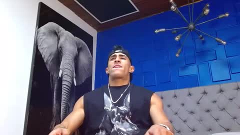 Snapshot of adrian_rae chatting on January 23, 11:58 am online show from January 23, 11:58 am