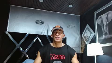 Snapshot of adrian_rae chatting on January 29, 12:02 pm online show from January 29, 12:02 pm