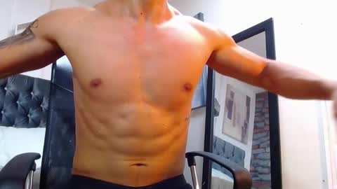 Snapshot of adrian_rae chatting on October 2, 6:34 pm online show from October 2, 6:34 pm