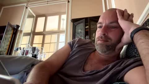 adrienfromparis online show from December 2, 10:48 am