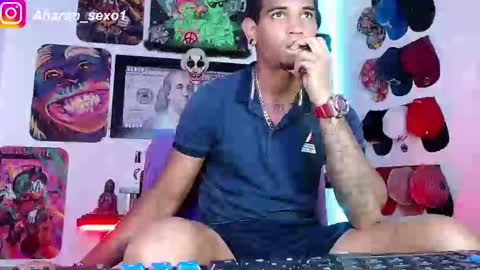 Snapshot of aharon_sexo1 chatting on January 3, 4:00 am Aharon Zamora online show from January 3, 4:00 am