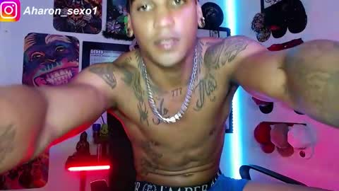 Snapshot of aharon_sexo1 chatting on December 14, 2:45 am Aharon Zamora online show from December 14, 2:45 am