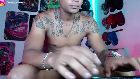 Snapshot of aharon_sexo1 chatting on December 20, 12:41 am Aharon Zamora online show from December 20, 12:41 am
