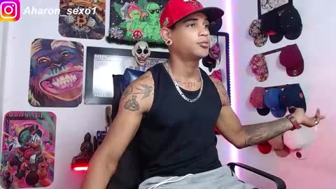 Snapshot of aharon_sexo1 chatting on December 2, 11:16 pm Aharon Zamora online show from December 2, 11:16 pm
