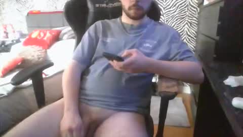 Snapshot of aiden_ball07 chatting on October 8, 1:37 pm aiden_ball07 online show from October 8, 1:37 pm