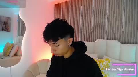 Aiden online show from March 19, 1:25 pm