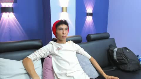 Aiden online show from May 22, 8:03 pm