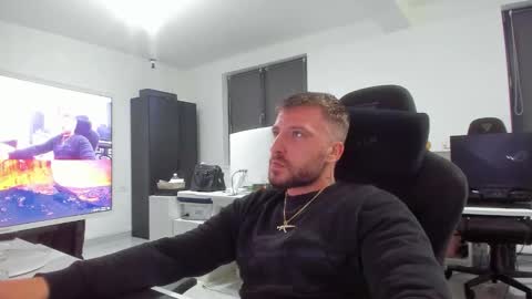 Snapshot of aidenmatthew chatting on September 30, 5:16 pm Aiden online show from September 30, 5:16 pm