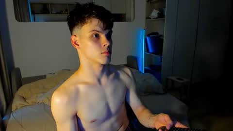 Aiden Sensual online show from June 15, 6:33 pm