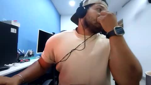 Esteban online show from November 24, 8:48 am