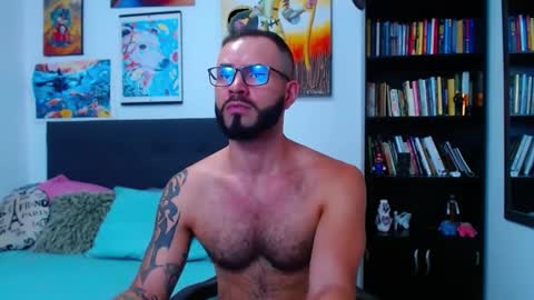 akiles online show from February 25, 11:11 pm