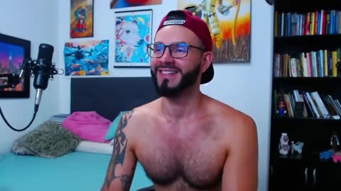 akiles online show from March 3, 11:23 pm