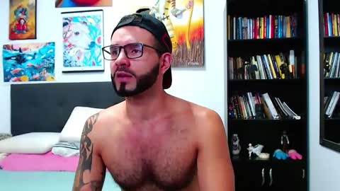 akiles online show from January 20, 11:32 pm