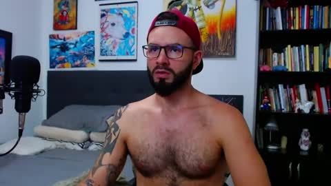 akiles online show from October 10, 11:30 pm