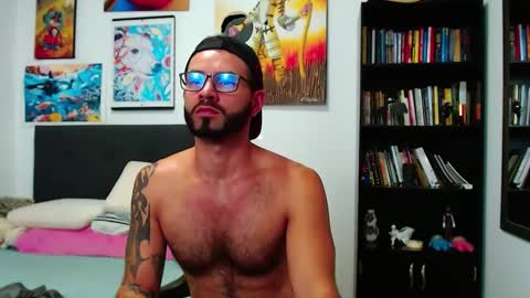 akiles online show from January 22, 11:32 pm