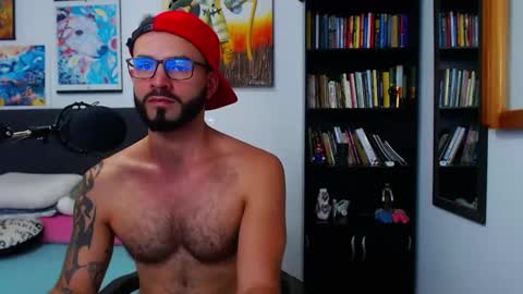 akiles online show from February 12, 11:09 pm