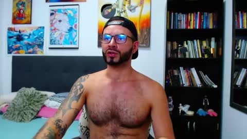 akiles online show from January 8, 10:48 pm