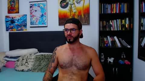 akiles online show from February 5, 11:17 pm