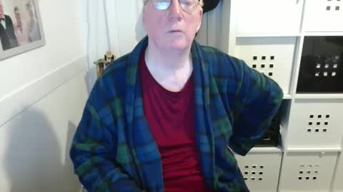 akiltedman online show from May 19, 8:37 pm