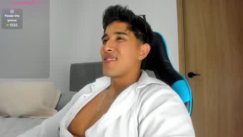 Snapshot of alan_greek_1 chatting on December 28, 12:47 am Alan greek online show from December 28, 12:47 am
