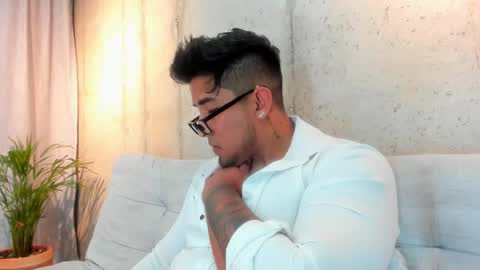 Snapshot of alan_greek_1 chatting on February 23, 1:31 am Alan greek online show from February 23, 1:31 am