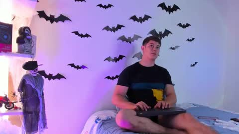 Snapshot of alan_hadid1 chatting on October 26, 11:40 pm Alan Hadid online show from October 26, 11:40 pm