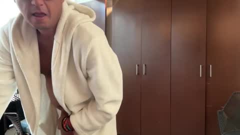 alanan881 online show from March 1, 10:53 pm