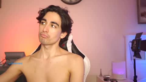 idenavarre online show from March 8, 10:34 pm