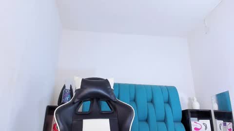 Snapshot of alannaughty_ chatting on March 8, 9:29 pm alannaughty_ online show from March 8, 9:29 pm