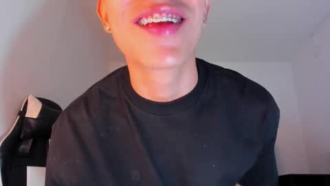 Snapshot of alannaughty_ chatting on February 17, 8:58 pm alannaughty_ online show from February 17, 8:58 pm