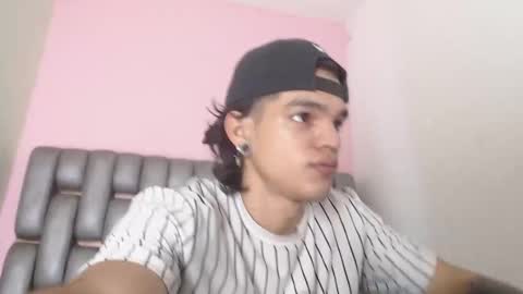 Snapshot of albertbernal69 chatting on March 6, 2:19 am Albert online show from March 6, 2:19 am