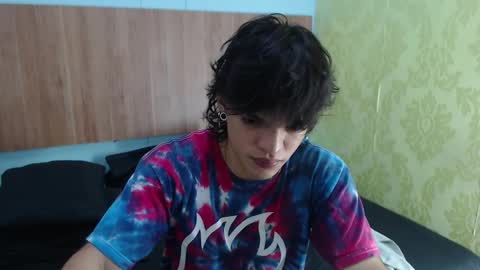 Snapshot of albertbernal69 chatting on March 1, 2:37 am Albert online show from March 1, 2:37 am