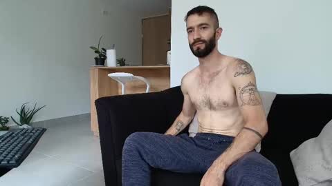 Snapshot of alejandro_bigcock chatting on March 9, 7:37 pm Alejandro Hernndez online show from March 9, 7:37 pm