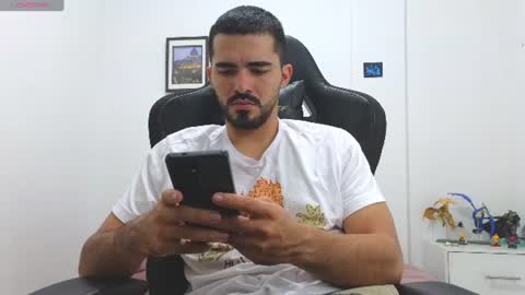 alejandroo_7 online show from July 2, 11:55 pm