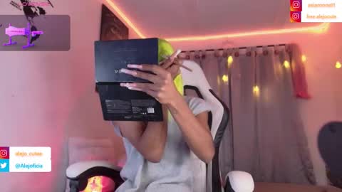 alejo_cute online show from January 18, 11:18 pm