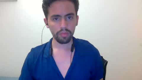 Snapshot of alejo_shy chatting on January 19, 3:39 am alejo_shy online show from January 19, 3:39 am
