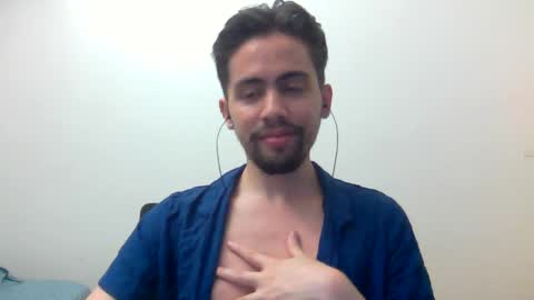 Snapshot of alejo_shy chatting on January 7, 2:54 am alejo_shy online show from January 7, 2:54 am