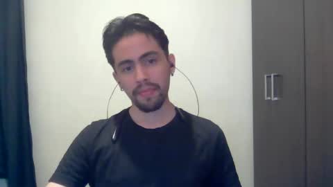 Snapshot of alejo_shy chatting on December 8, 5:50 am alejo_shy online show from December 8, 5:50 am