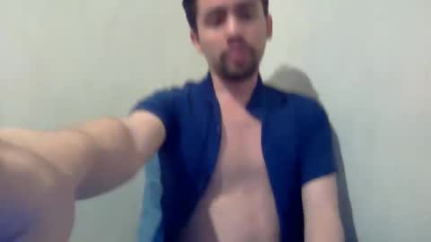 Snapshot of alejo_shy chatting on January 1, 6:37 am alejo_shy online show from January 1, 6:37 am