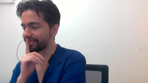 Snapshot of alejo_shy chatting on February 5, 3:55 am alejo_shy online show from February 5, 3:55 am