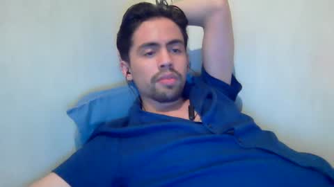 Snapshot of alejo_shy chatting on December 26, 7:24 am alejo_shy online show from December 26, 7:24 am