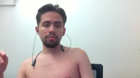 Snapshot of alejo_shy chatting on January 8, 5:48 am alejo_shy online show from January 8, 5:48 am