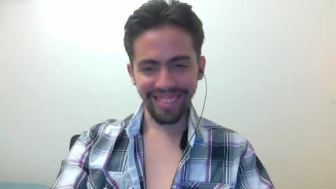 Snapshot of alejo_shy chatting on January 9, 2:43 am alejo_shy online show from January 9, 2:43 am