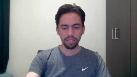 Snapshot of alejo_shy chatting on December 30, 2:31 am alejo_shy online show from December 30, 2:31 am