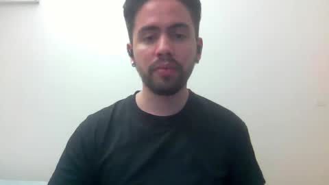 Snapshot of alejo_shy chatting on October 6, 1:43 am alejo_shy online show from October 6, 1:43 am