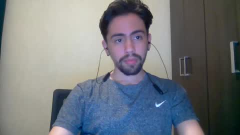 Snapshot of alejo_shy chatting on December 14, 9:24 pm alejo_shy online show from December 14, 9:24 pm